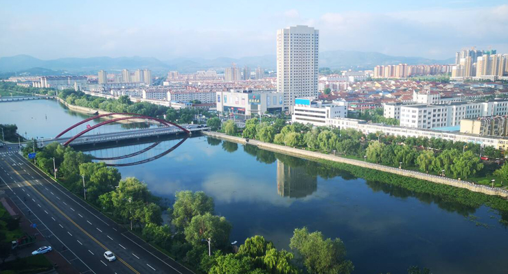 《基于“六位一体”的城市滨水游憩空间规划》  作者：李 玥，徐 慧，谢佩琳